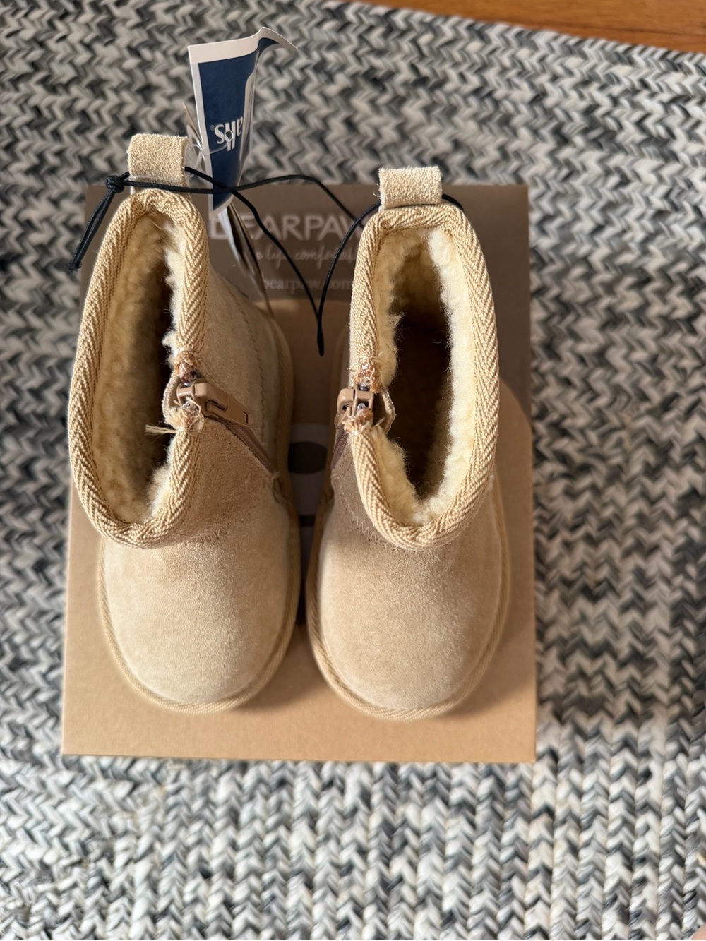 BEARPAW Toddler Girls Tan Suede Faux Fur Zip Boots Sz 6 NWT - Picture 2 of 5
